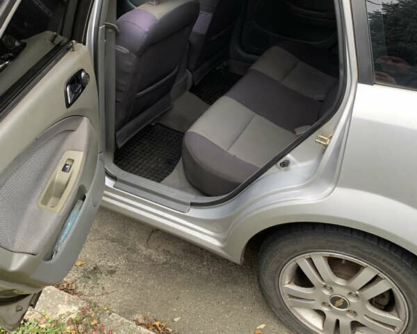 Серый Шевроле Нубира, объемом двигателя 1.8 л и пробегом 162 тыс. км за 4100 $, фото 5 на Automoto.ua