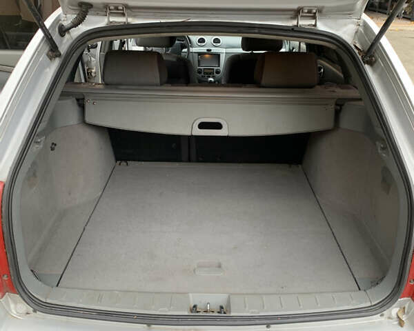 Серый Шевроле Нубира, объемом двигателя 1.8 л и пробегом 162 тыс. км за 4100 $, фото 11 на Automoto.ua