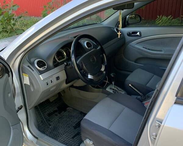 Серый Шевроле Нубира, объемом двигателя 1.8 л и пробегом 177 тыс. км за 5200 $, фото 4 на Automoto.ua