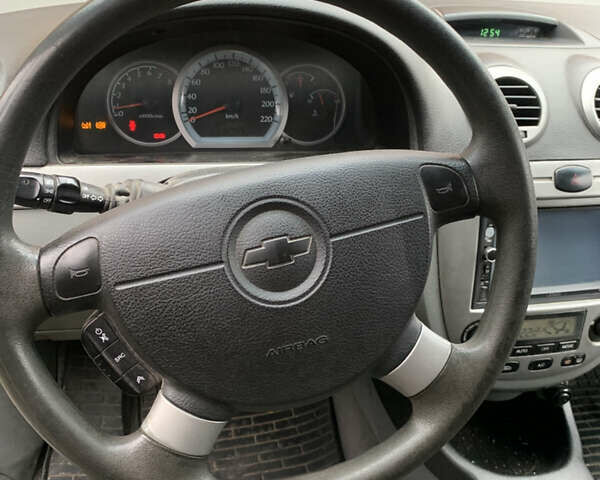 Серый Шевроле Нубира, объемом двигателя 1.8 л и пробегом 162 тыс. км за 4100 $, фото 8 на Automoto.ua