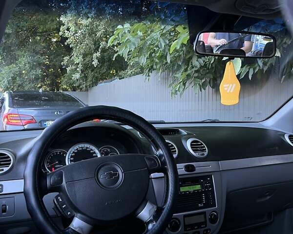 Серый Шевроле Нубира, объемом двигателя 1.8 л и пробегом 300 тыс. км за 4100 $, фото 27 на Automoto.ua