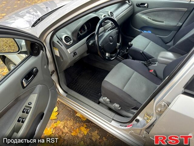 Серый Шевроле Нубира, объемом двигателя 1.8 л и пробегом 235 тыс. км за 4899 $, фото 8 на Automoto.ua