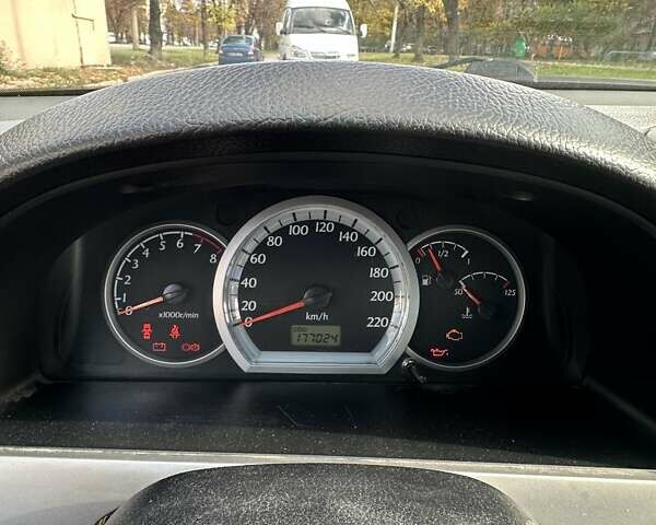 Сірий Шевроле Нубіра, об'ємом двигуна 1.8 л та пробігом 177 тис. км за 3800 $, фото 10 на Automoto.ua