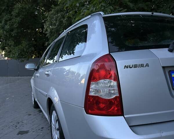 Серый Шевроле Нубира, объемом двигателя 1.8 л и пробегом 300 тыс. км за 4100 $, фото 2 на Automoto.ua