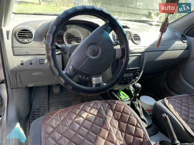 Серый Шевроле Нубира, объемом двигателя 1.8 л и пробегом 352 тыс. км за 3700 $, фото 11 на Automoto.ua