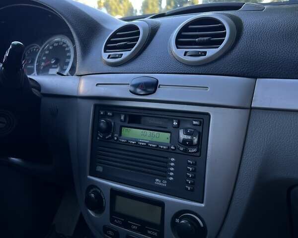 Серый Шевроле Нубира, объемом двигателя 1.8 л и пробегом 300 тыс. км за 4100 $, фото 10 на Automoto.ua