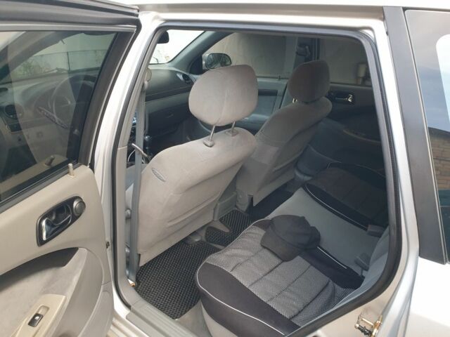 Серый Шевроле Нубира, объемом двигателя 1.6 л и пробегом 195 тыс. км за 5300 $, фото 4 на Automoto.ua