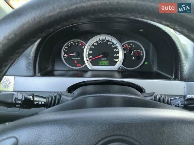 Серый Шевроле Нубира, объемом двигателя 1.8 л и пробегом 282 тыс. км за 4800 $, фото 9 на Automoto.ua