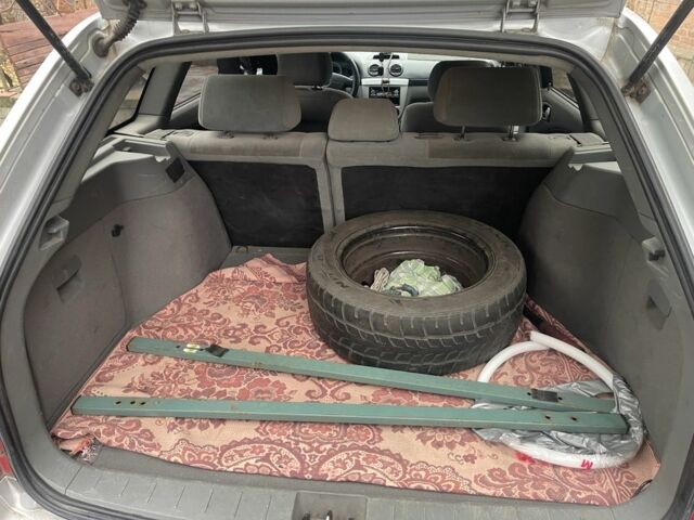 Серый Шевроле Нубира, объемом двигателя 1.6 л и пробегом 250 тыс. км за 3442 $, фото 4 на Automoto.ua