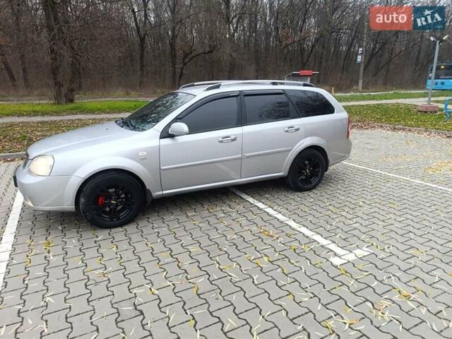 Серый Шевроле Нубира, объемом двигателя 1.8 л и пробегом 250 тыс. км за 3950 $, фото 2 на Automoto.ua