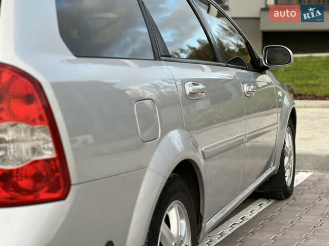 Серый Шевроле Нубира, объемом двигателя 1.8 л и пробегом 303 тыс. км за 3950 $, фото 22 на Automoto.ua