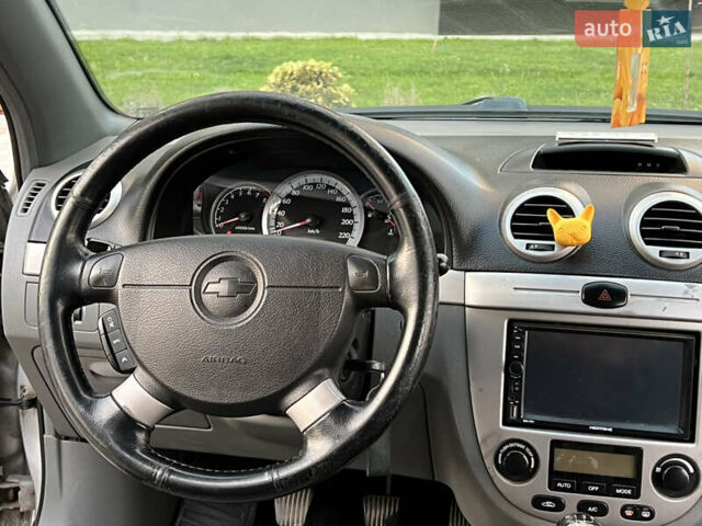 Серый Шевроле Нубира, объемом двигателя 1.8 л и пробегом 303 тыс. км за 3950 $, фото 44 на Automoto.ua