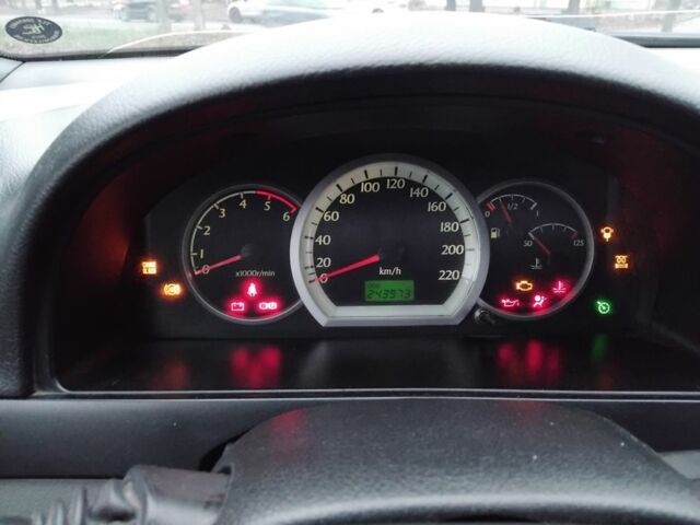 Серый Шевроле Нубира, объемом двигателя 2 л и пробегом 243 тыс. км за 4200 $, фото 10 на Automoto.ua