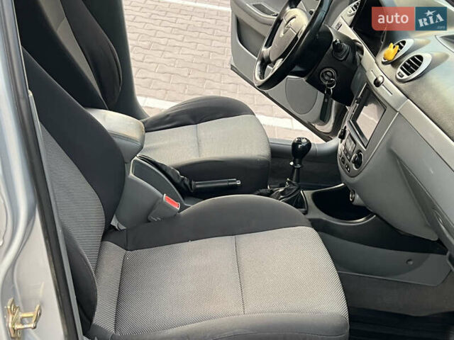 Серый Шевроле Нубира, объемом двигателя 1.8 л и пробегом 303 тыс. км за 3950 $, фото 36 на Automoto.ua