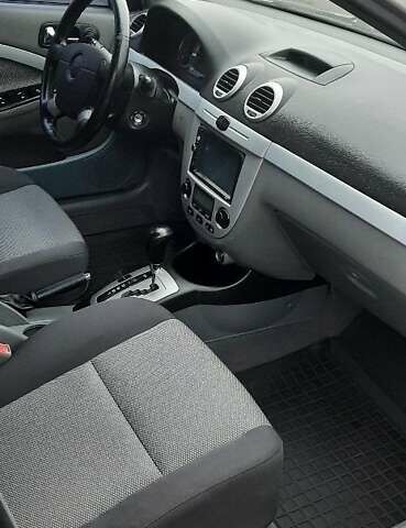 Серый Шевроле Нубира, объемом двигателя 1.8 л и пробегом 156 тыс. км за 5900 $, фото 9 на Automoto.ua