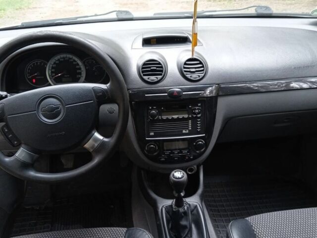 Серый Шевроле Нубира, объемом двигателя 1.8 л и пробегом 205 тыс. км за 4000 $, фото 5 на Automoto.ua