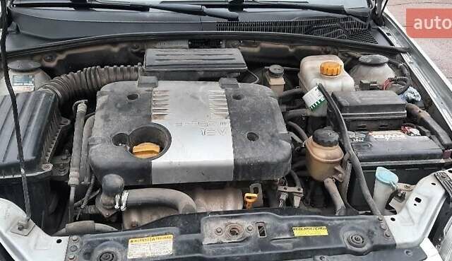 Серый Шевроле Нубира, объемом двигателя 1.8 л и пробегом 156 тыс. км за 5900 $, фото 7 на Automoto.ua