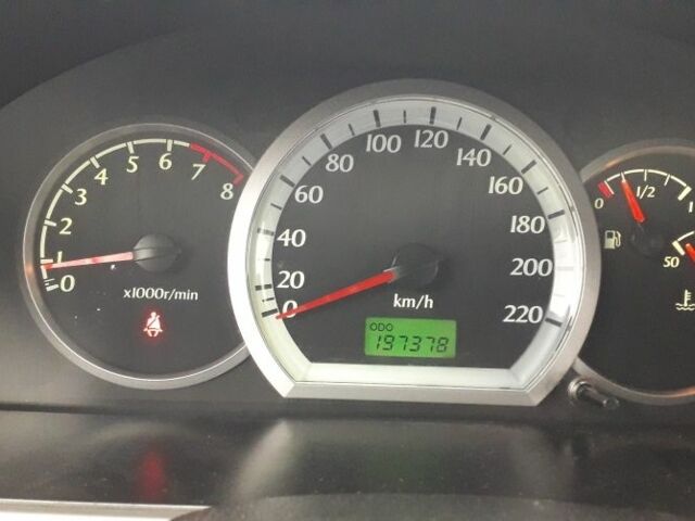 Серый Шевроле Нубира, объемом двигателя 1.8 л и пробегом 196 тыс. км за 4500 $, фото 17 на Automoto.ua