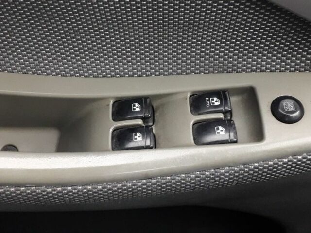 Серый Шевроле Нубира, объемом двигателя 1.8 л и пробегом 196 тыс. км за 4500 $, фото 20 на Automoto.ua