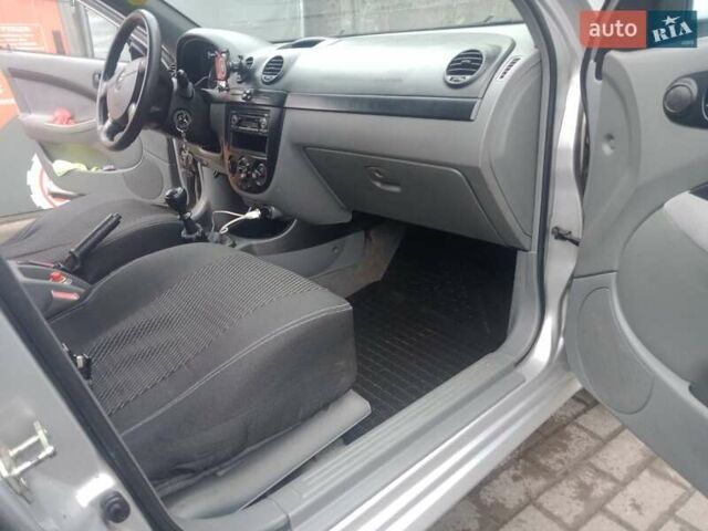 Серый Шевроле Нубира, объемом двигателя 1.6 л и пробегом 272 тыс. км за 5600 $, фото 15 на Automoto.ua