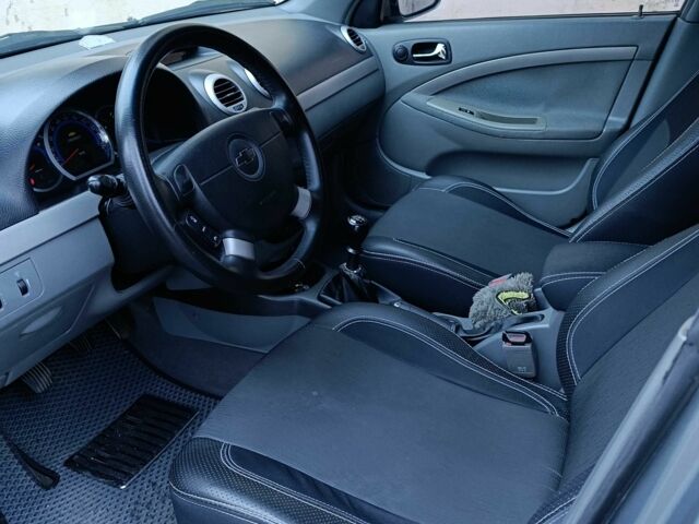 Серый Шевроле Нубира, объемом двигателя 1.6 л и пробегом 176 тыс. км за 5700 $, фото 6 на Automoto.ua