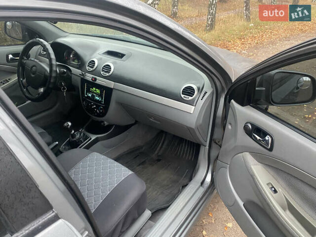 Серый Шевроле Нубира, объемом двигателя 1.6 л и пробегом 198 тыс. км за 5600 $, фото 7 на Automoto.ua