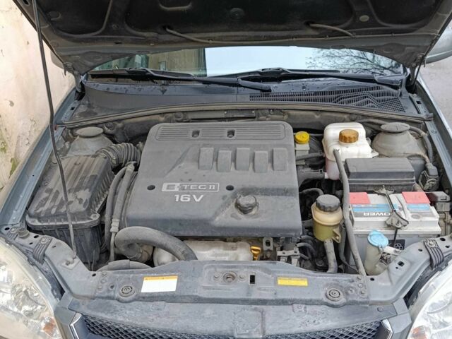 Серый Шевроле Нубира, объемом двигателя 1.6 л и пробегом 176 тыс. км за 5500 $, фото 7 на Automoto.ua