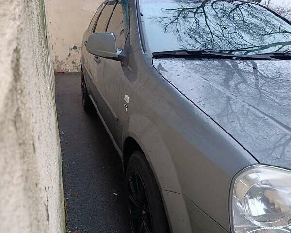 Серый Шевроле Нубира, объемом двигателя 1.6 л и пробегом 176 тыс. км за 6000 $, фото 2 на Automoto.ua