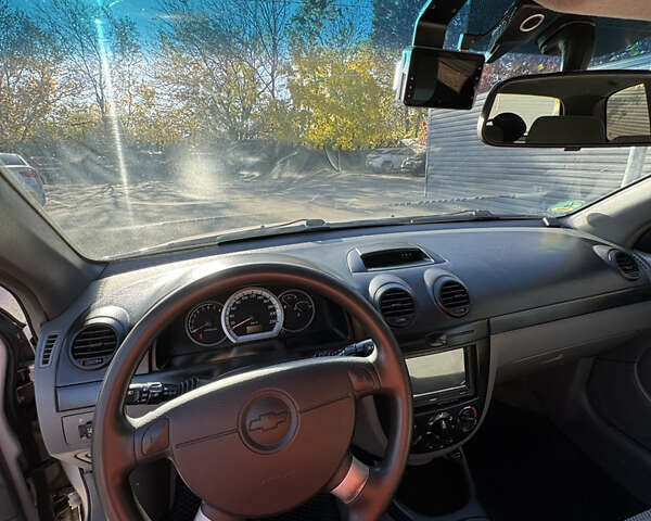 Серый Шевроле Нубира, объемом двигателя 1.6 л и пробегом 264 тыс. км за 4500 $, фото 33 на Automoto.ua