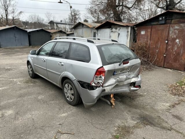 Серый Шевроле Нубира, объемом двигателя 1.6 л и пробегом 385 тыс. км за 1850 $, фото 4 на Automoto.ua