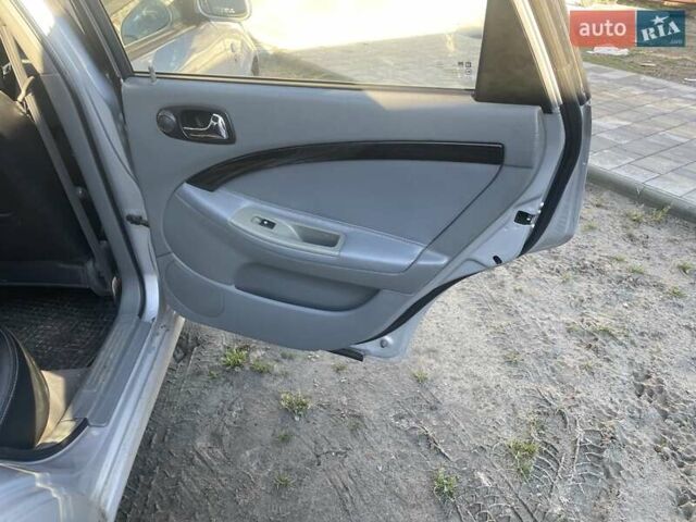 Серый Шевроле Нубира, объемом двигателя 1.6 л и пробегом 198 тыс. км за 4700 $, фото 5 на Automoto.ua