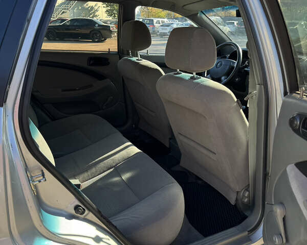 Серый Шевроле Нубира, объемом двигателя 1.6 л и пробегом 264 тыс. км за 4500 $, фото 27 на Automoto.ua