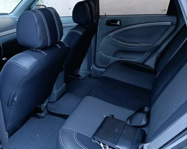 Серый Шевроле Нубира, объемом двигателя 1.6 л и пробегом 176 тыс. км за 6000 $, фото 7 на Automoto.ua