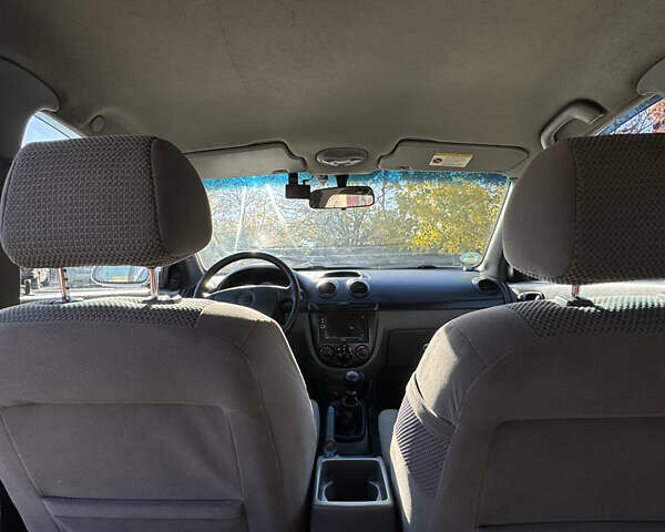 Серый Шевроле Нубира, объемом двигателя 1.6 л и пробегом 264 тыс. км за 4500 $, фото 31 на Automoto.ua