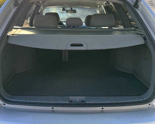 Серый Шевроле Нубира, объемом двигателя 1.6 л и пробегом 264 тыс. км за 4500 $, фото 20 на Automoto.ua