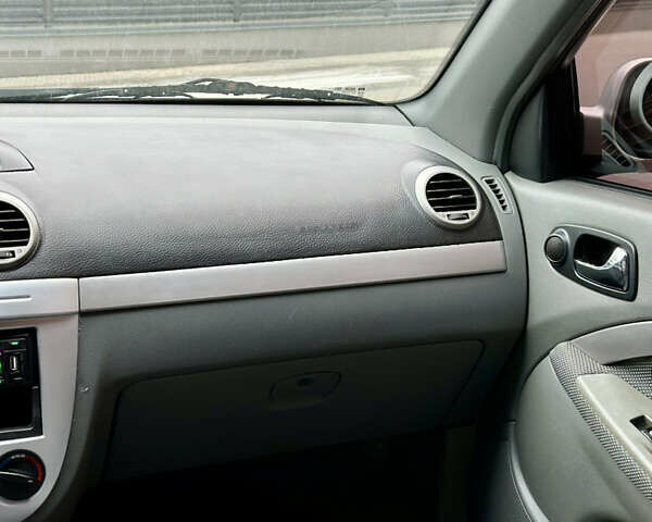 Сірий Шевроле Нубіра, об'ємом двигуна 1.6 л та пробігом 132 тис. км за 5200 $, фото 34 на Automoto.ua