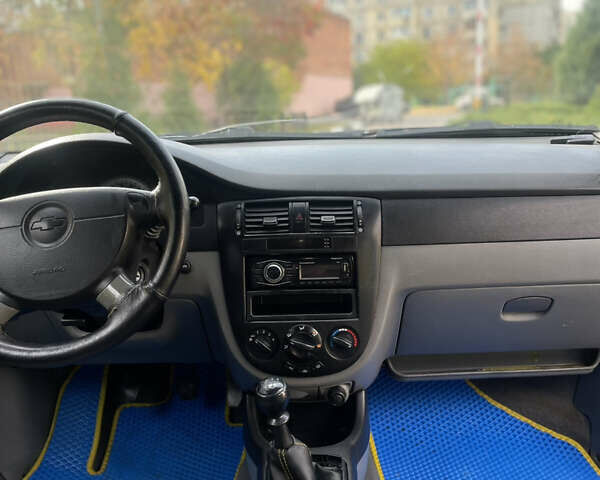 Синий Шевроле Нубира, объемом двигателя 1.8 л и пробегом 248 тыс. км за 2399 $, фото 10 на Automoto.ua