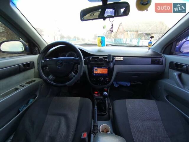 Синий Шевроле Нубира, объемом двигателя 1.8 л и пробегом 325 тыс. км за 3600 $, фото 3 на Automoto.ua