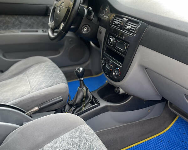 Синий Шевроле Нубира, объемом двигателя 1.8 л и пробегом 248 тыс. км за 2399 $, фото 9 на Automoto.ua