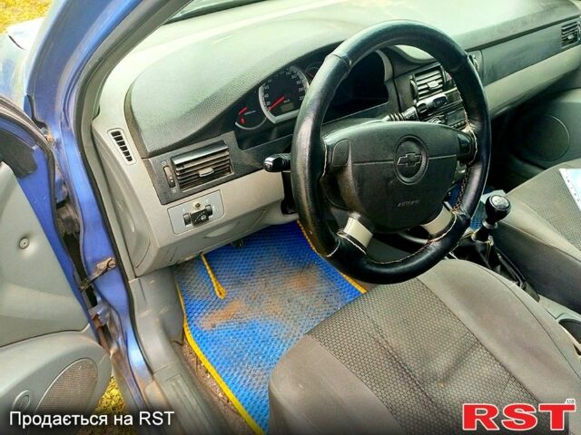 Синий Шевроле Нубира, объемом двигателя 1.8 л и пробегом 300 тыс. км за 2500 $, фото 4 на Automoto.ua