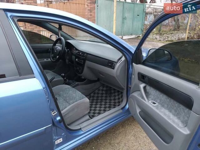 Синий Шевроле Нубира, объемом двигателя 1.8 л и пробегом 264 тыс. км за 3700 $, фото 9 на Automoto.ua