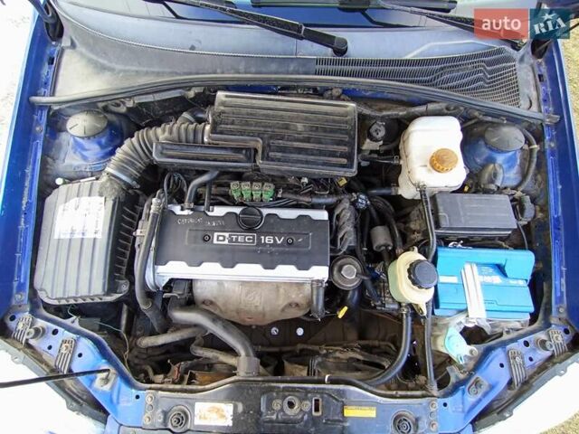 Синий Шевроле Нубира, объемом двигателя 1.8 л и пробегом 325 тыс. км за 3600 $, фото 2 на Automoto.ua