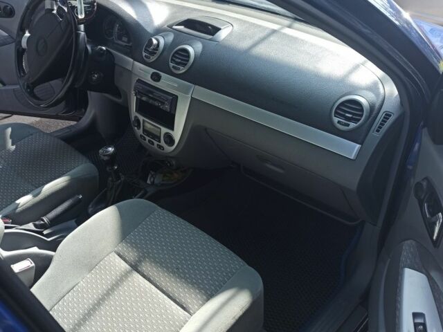 Синий Шевроле Нубира, объемом двигателя 1.8 л и пробегом 210 тыс. км за 4000 $, фото 4 на Automoto.ua