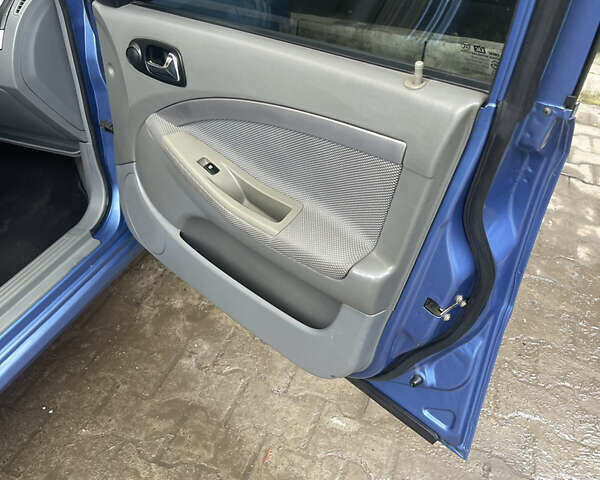 Синий Шевроле Нубира, объемом двигателя 1.8 л и пробегом 252 тыс. км за 4500 $, фото 13 на Automoto.ua