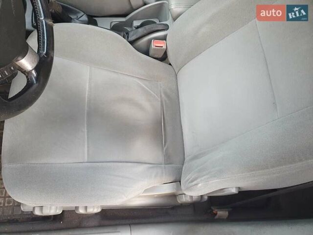 Синий Шевроле Нубира, объемом двигателя 1.6 л и пробегом 250 тыс. км за 3200 $, фото 7 на Automoto.ua