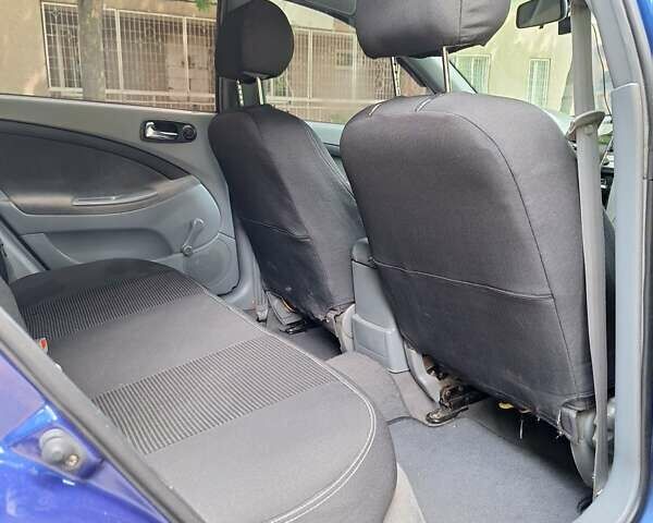 Синий Шевроле Нубира, объемом двигателя 1.8 л и пробегом 270 тыс. км за 3999 $, фото 8 на Automoto.ua