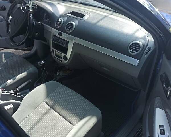 Синий Шевроле Нубира, объемом двигателя 1.8 л и пробегом 210 тыс. км за 4000 $, фото 3 на Automoto.ua