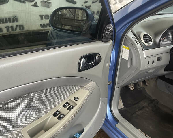 Синий Шевроле Нубира, объемом двигателя 1.8 л и пробегом 252 тыс. км за 4500 $, фото 10 на Automoto.ua