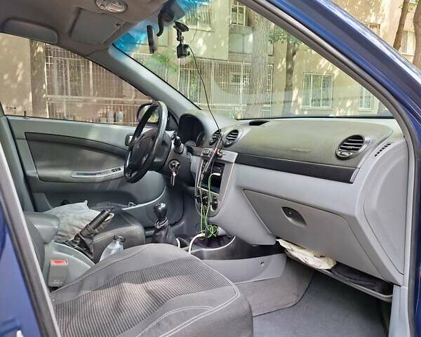 Синий Шевроле Нубира, объемом двигателя 1.8 л и пробегом 270 тыс. км за 3999 $, фото 7 на Automoto.ua