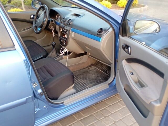 Синий Шевроле Нубира, объемом двигателя 1.6 л и пробегом 200 тыс. км за 3600 $, фото 6 на Automoto.ua